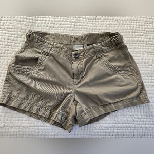 Athleta Women's Chino Shorts - Size 6 - Olive Green